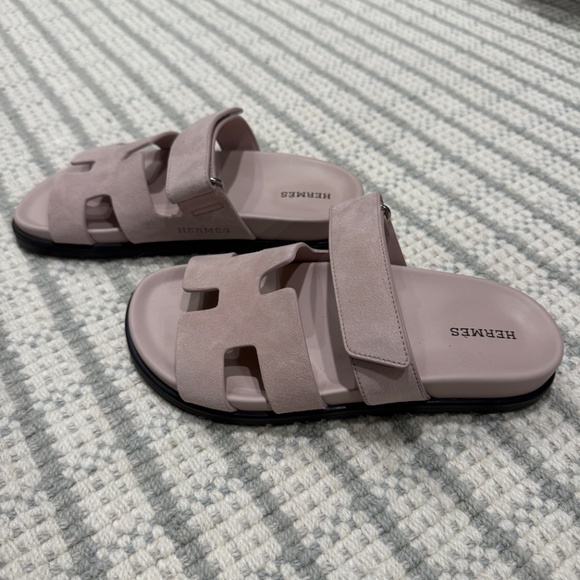 Hermes Chypre Light Pink Suede Sandals - Picture 3 of 5